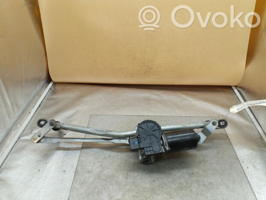 Двигатель стеклоочистителей   BN8V67340