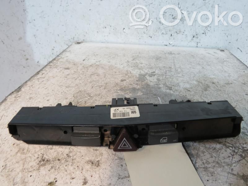 Opel Astra H Botón interruptor de luz de peligro 