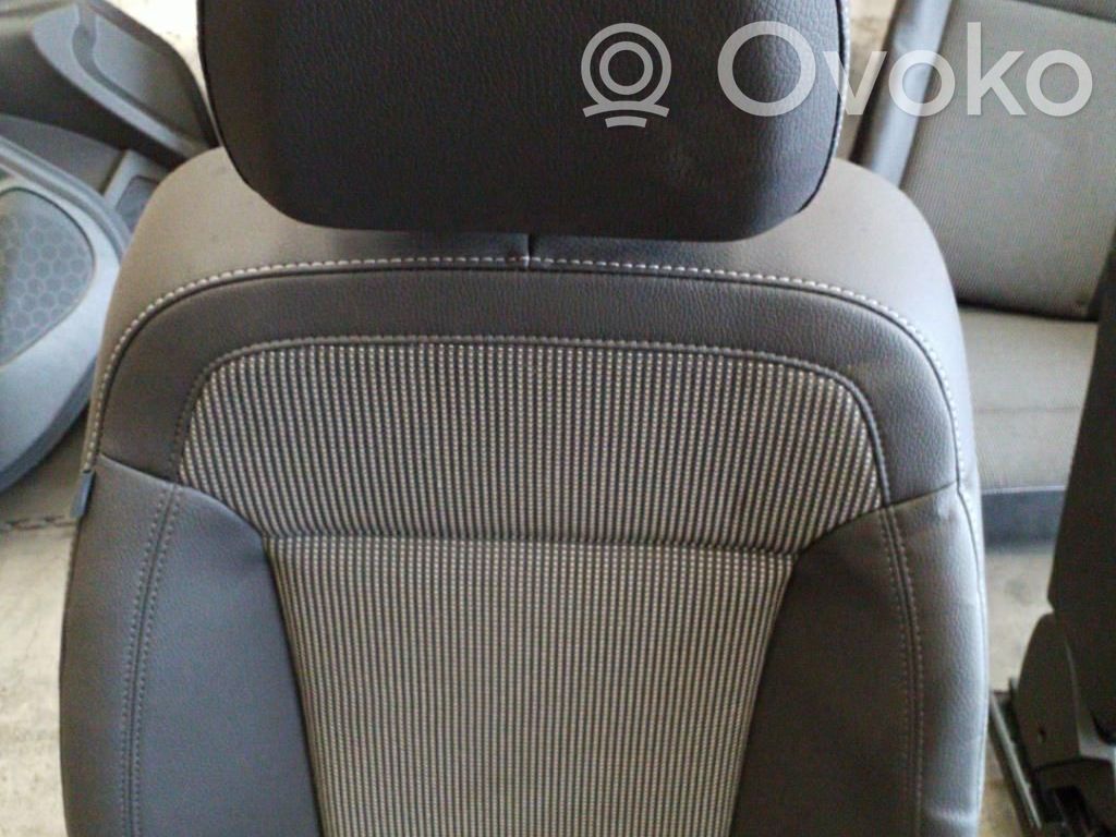 Opel Astra J Juego interior 