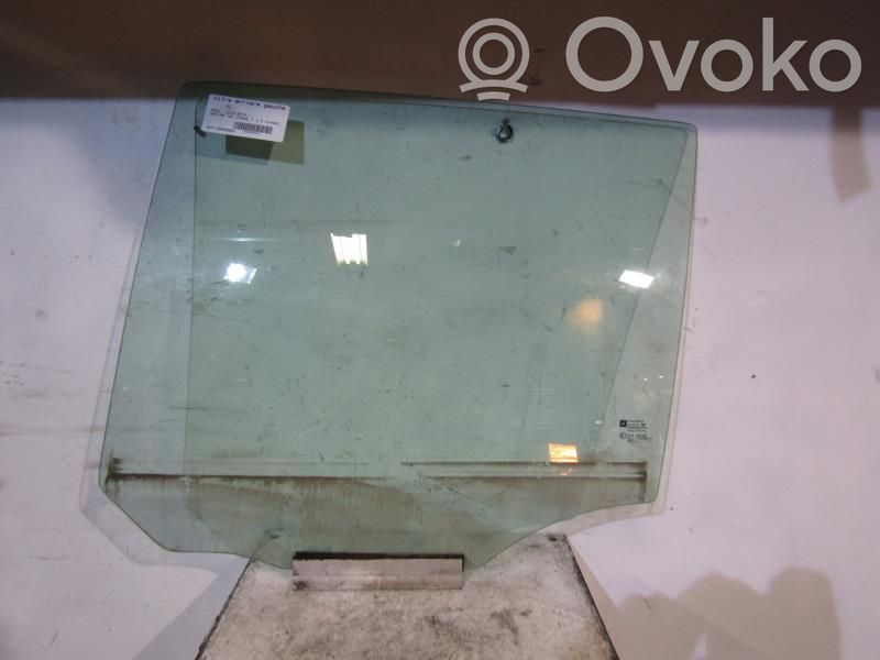 Opel Zafira B Luna de la puerta trasera 