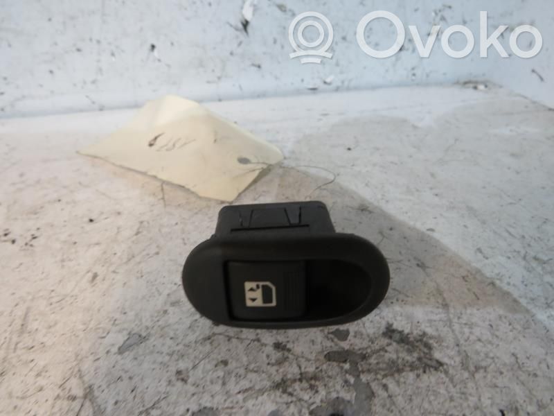 Peugeot 1007 Front door interior handle 