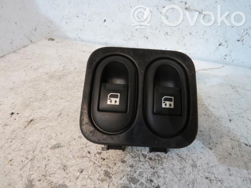 Front door interior handle   9143J7