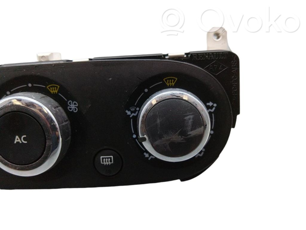 Renault Clio IV Climate control unit 