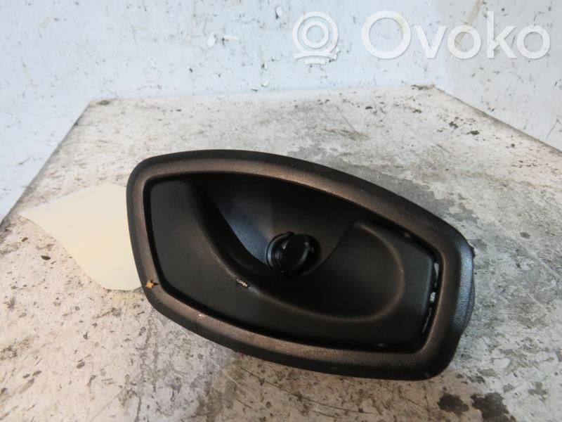 Manecilla interna puerta trasera   806700007R