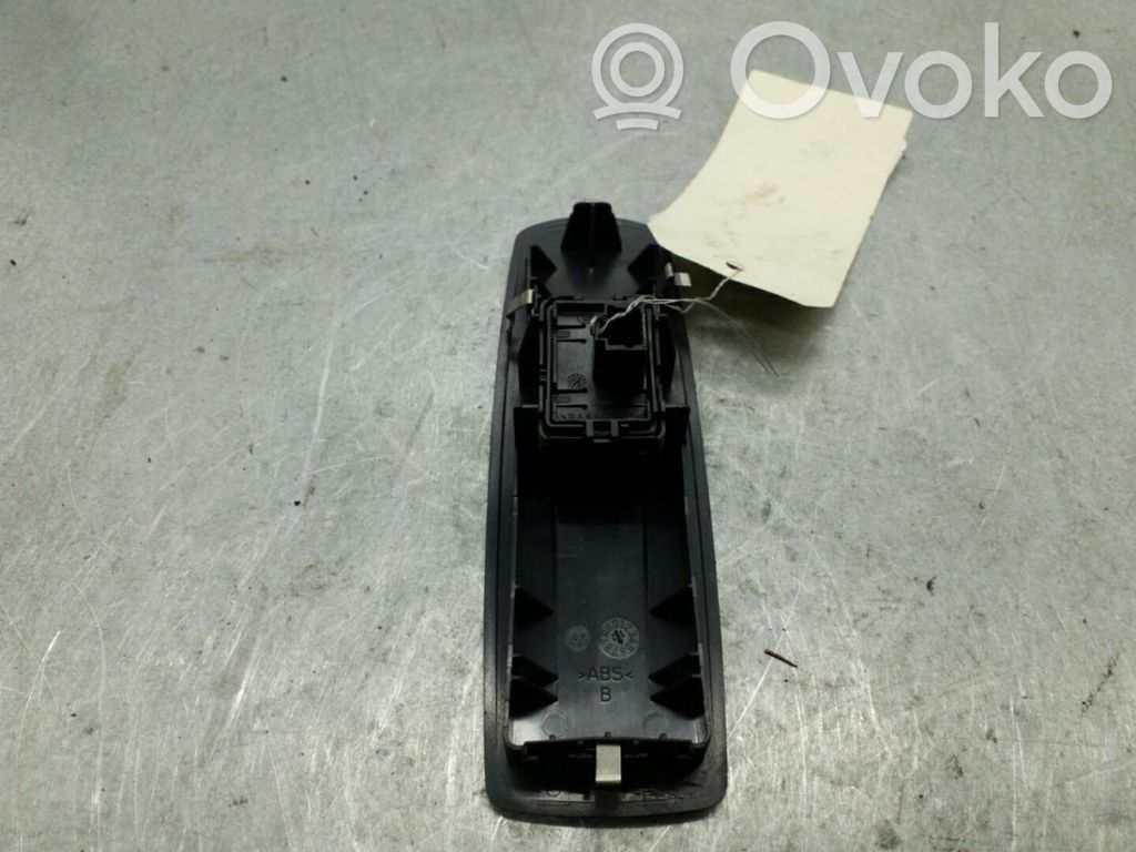Electric window control switch   8096
