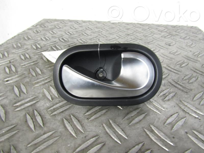 Manecilla interna puerta delantera   806700080R