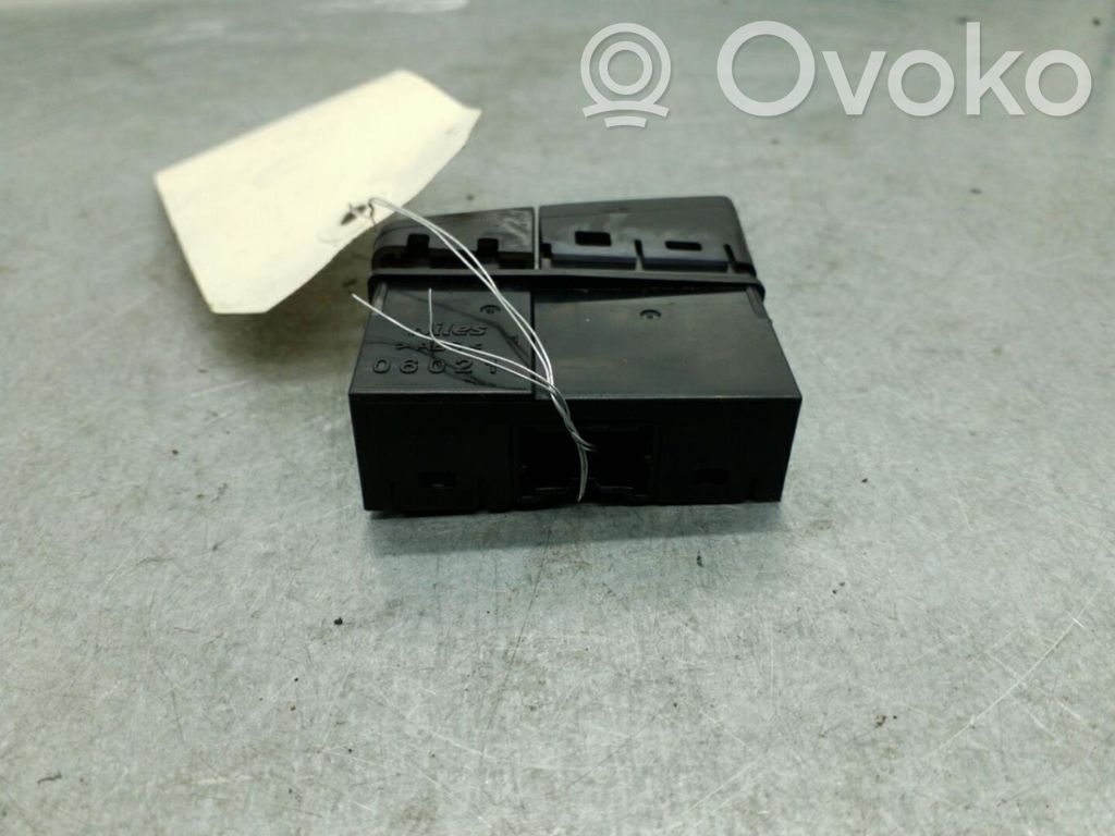 Suzuki SX4 Hazard light switch 