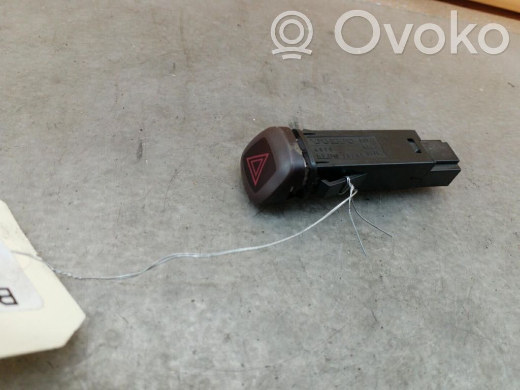 Hazard light switch   9123682