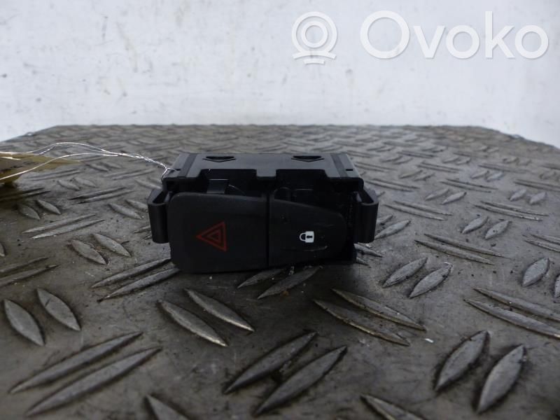 Botón interruptor de luz de peligro   252100502R
