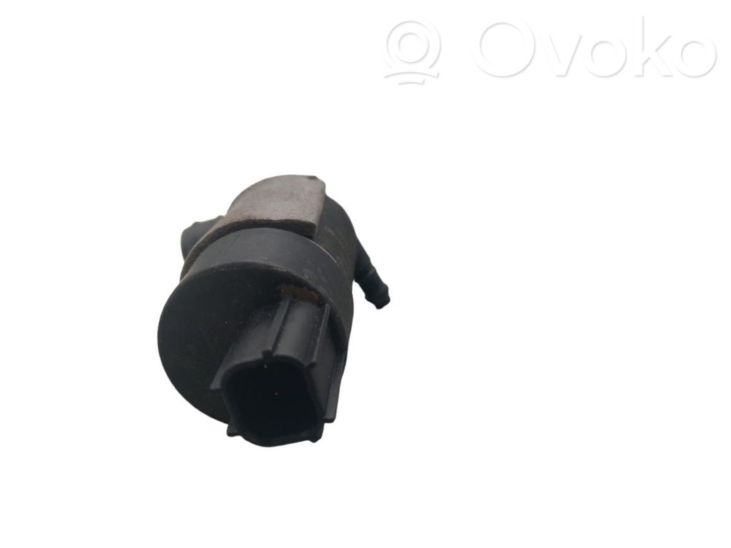 Windscreen/windshield washer pump   2201197