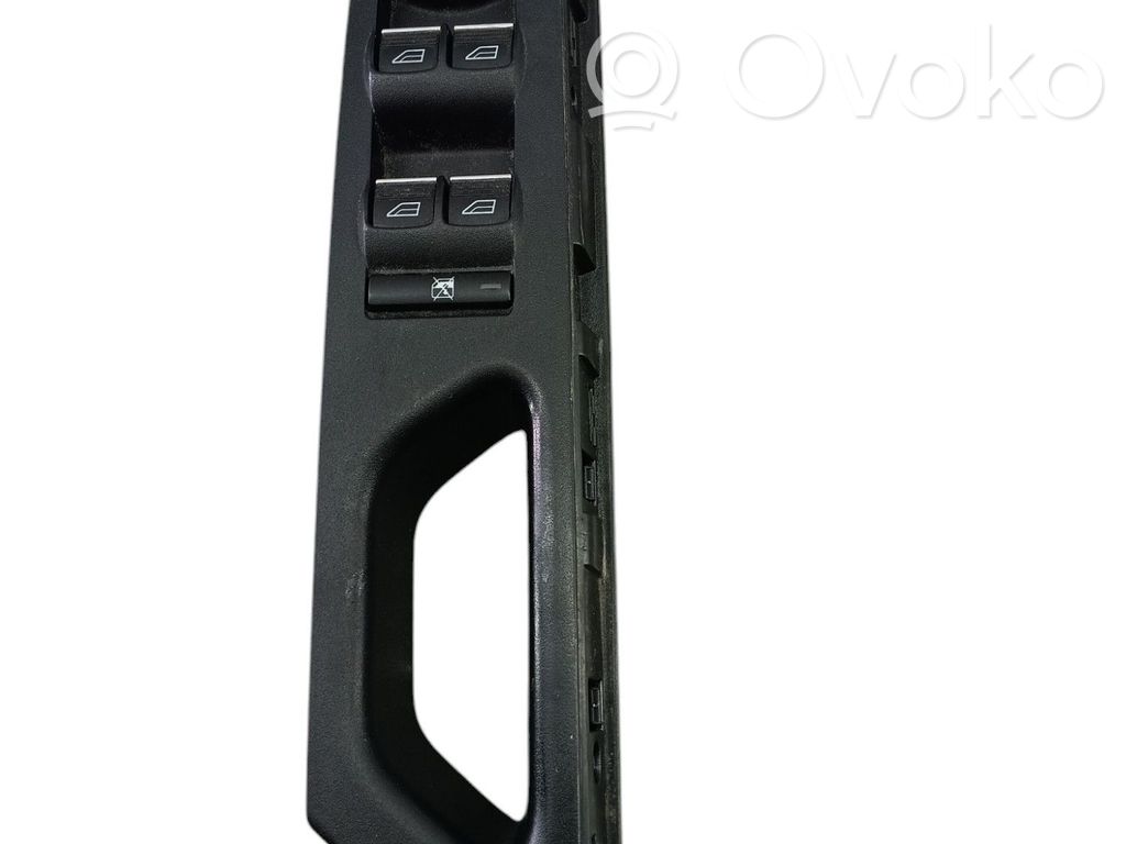 Electric window control switch   2032975
