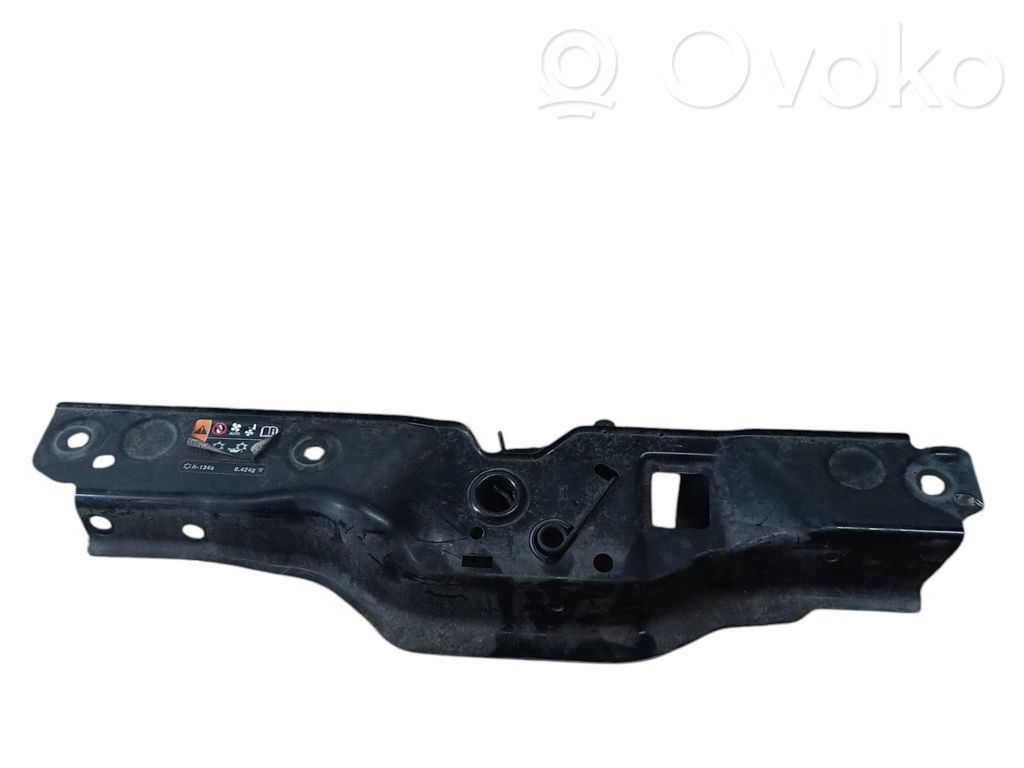 Opel Corsa E Viršutinė dalis radiatorių panelės (televizoriaus) 