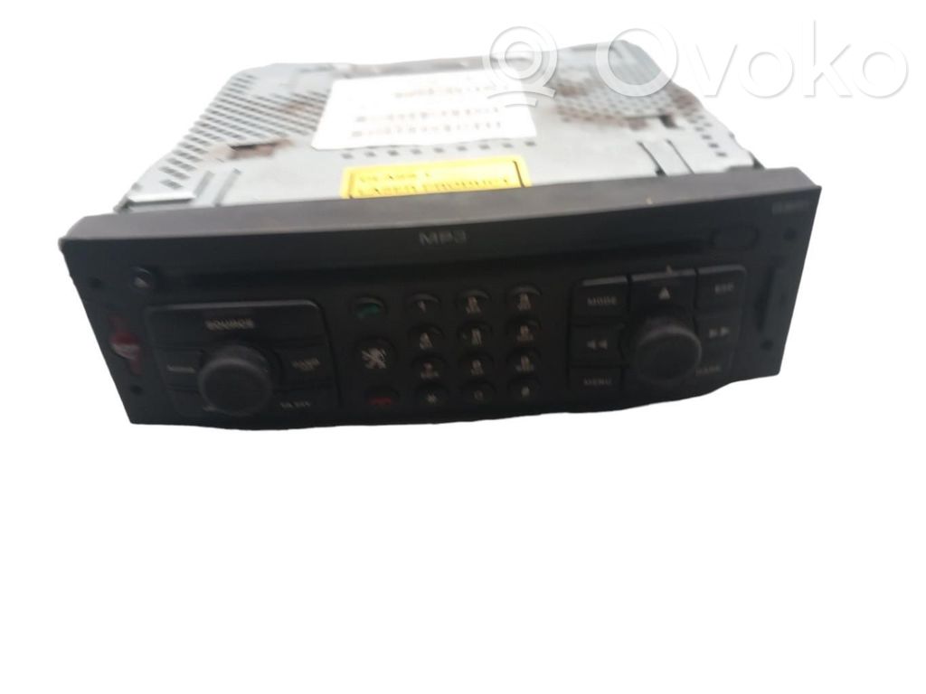 Radio / CD-Player / DVD-Player / Navigation   6574A3