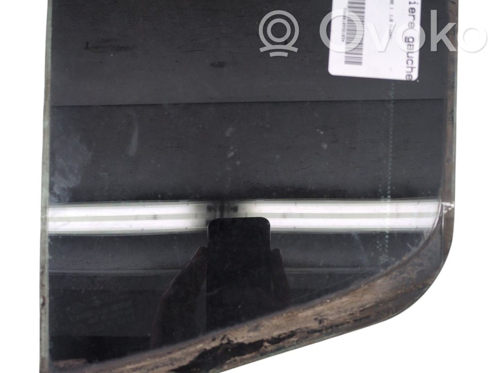 Renault Megane III Ventanilla de ventilación de la puerta trasera 