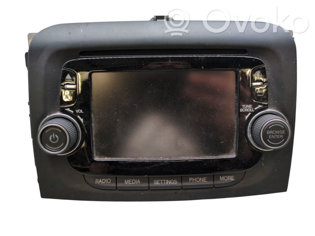 Fiat 500L Radio/CD/DVD/GPS head unit 