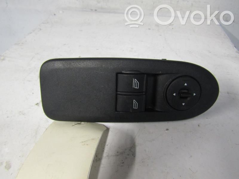 Ford C-MAX I Electric window control switch 