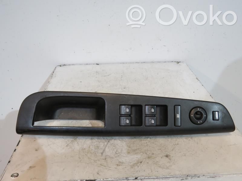 Electric window control switch   935701H120EQ
