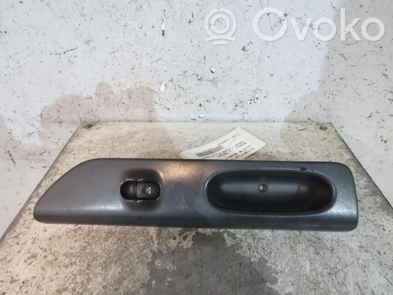 Interruptor del elevalunas eléctrico   7700417487