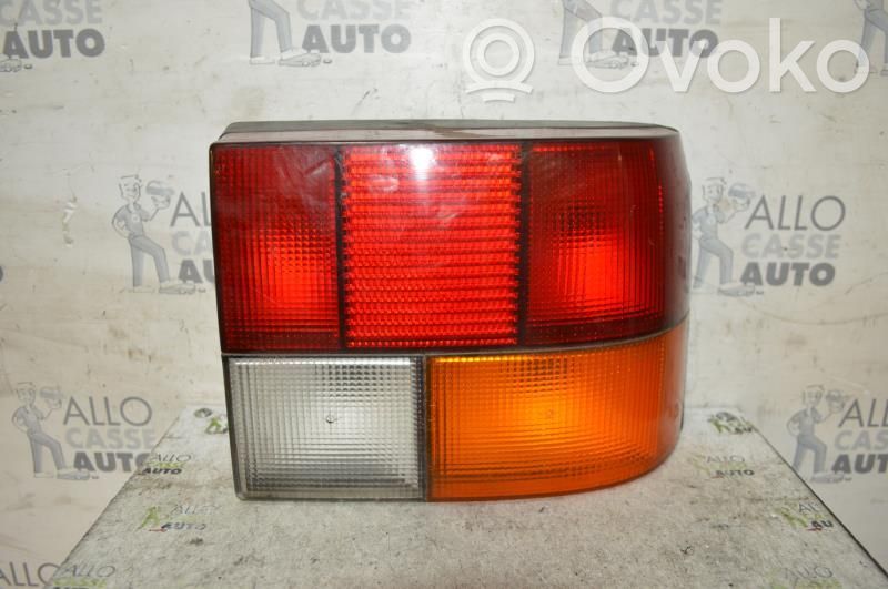 Renault 19 Aizmugurējais lukturis virsbūvē 
