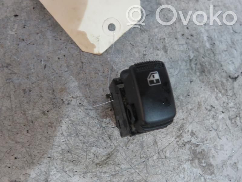 Electric window control switch   935801F010SS