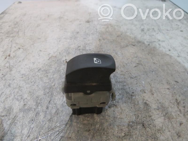 Interruptor del elevalunas eléctrico   8200214936
