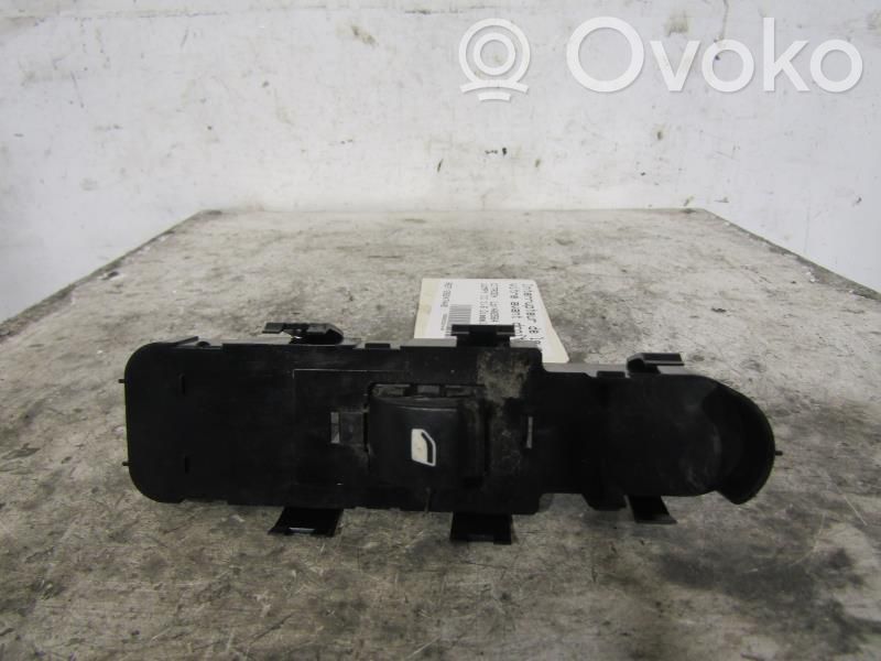 Electric window control switch   00006554ZL