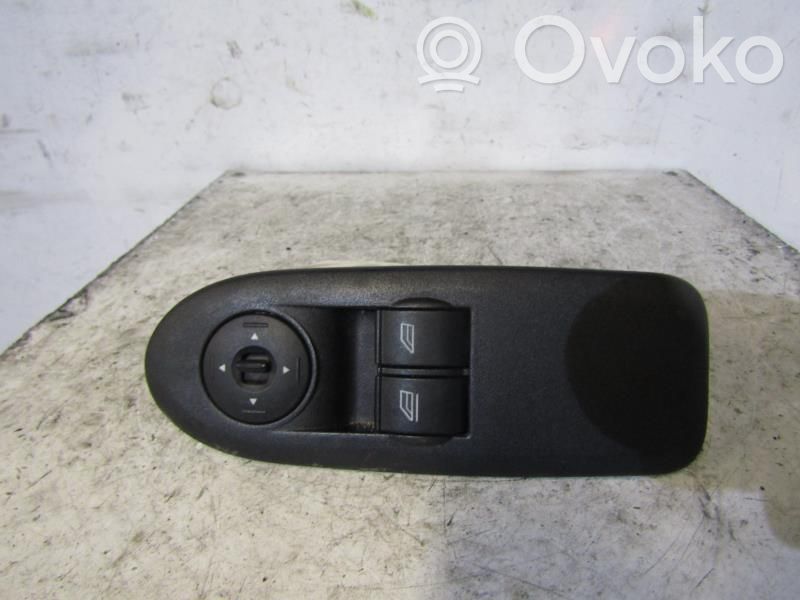 Electric window control switch   1471922