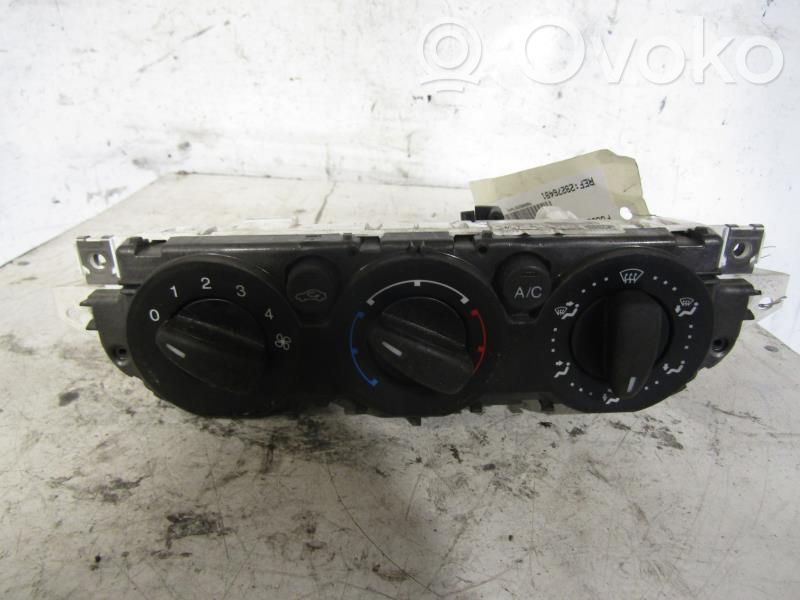 Climate control unit   1374165