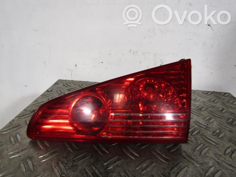 Lampy tylnej klapy bagażnika   6L6945107