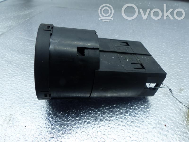 Skoda Fabia Mk2 (5J) Leva indicatori