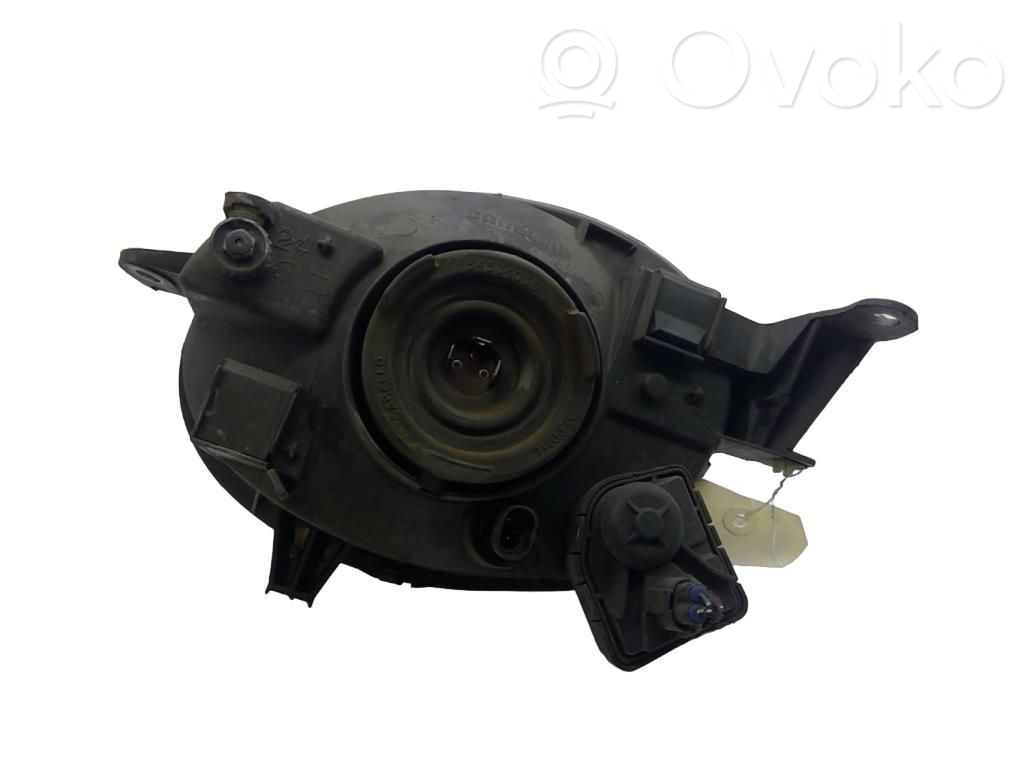 Phare frontale   811101E380