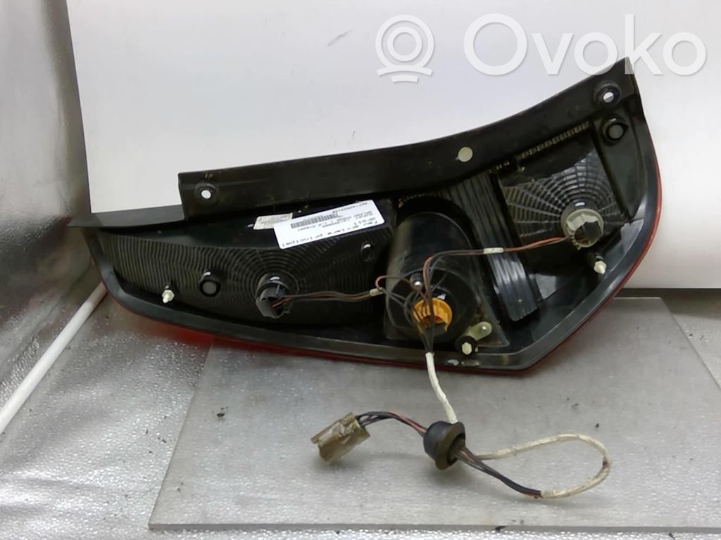 Rear/tail lights   3565051K00