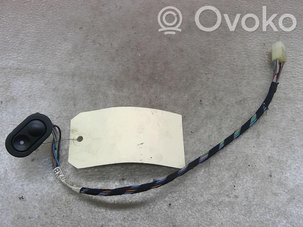 Opel Tigra A Electric window control switch 
