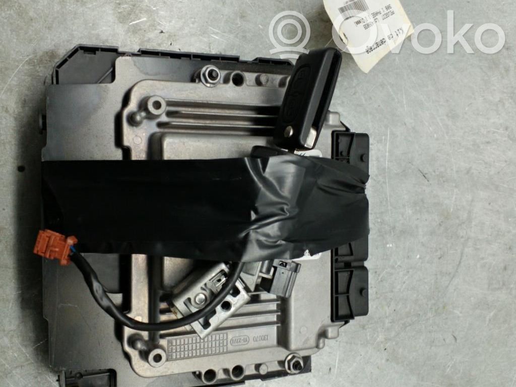 Engine ECU kit and lock set   0000