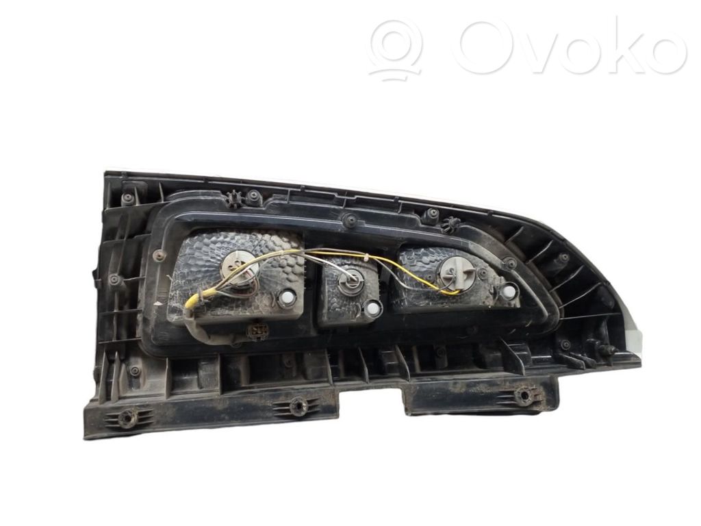 Luz trasera/de freno   924202K010