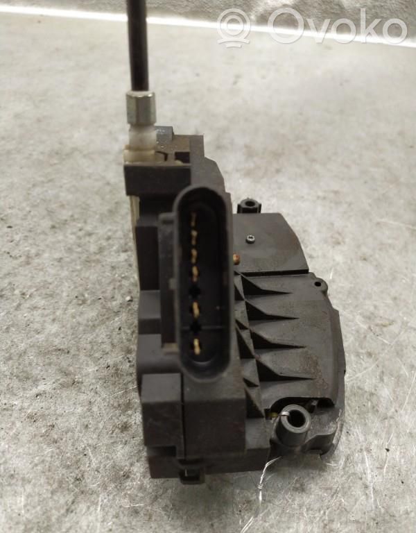 Rear door lock   2138158