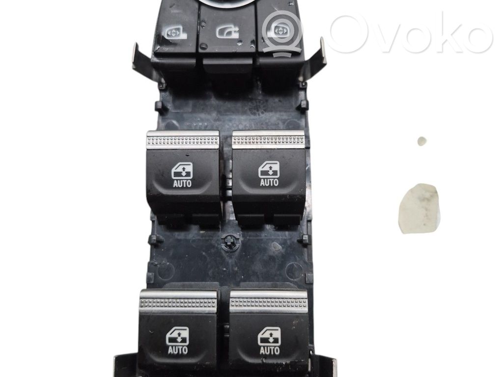 Renault Megane E-Tech Electric window control switch 