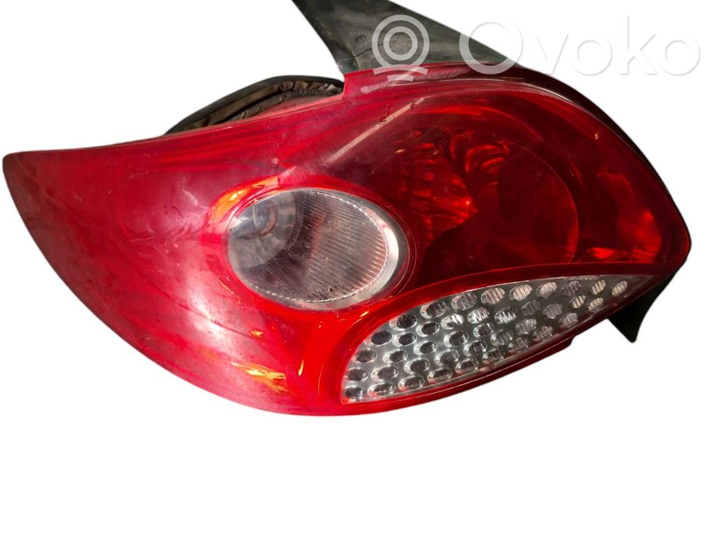 Luz trasera/de freno   924201Y000