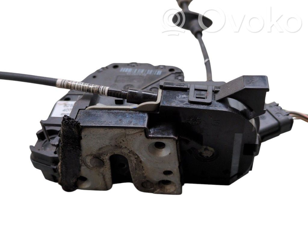 Serrure de porte arrière   825000767R