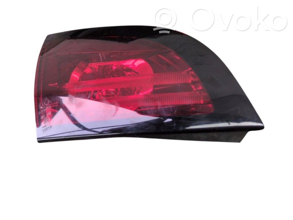 Citroen DS4 Lampy tylnej klapy bagażnika 