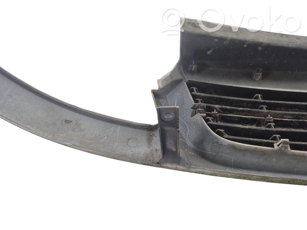 Atrapa chłodnicy / Grill   93188852