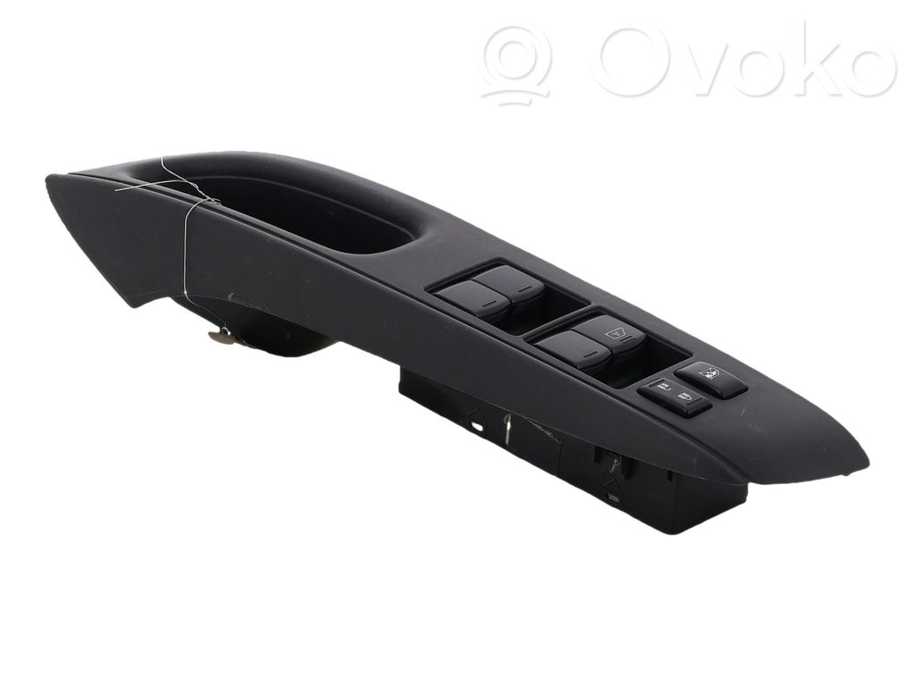Nissan Note (E12) Electric window control switch 
