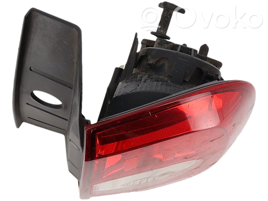 Rear/tail lights   265500033R