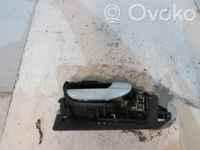 Manecilla interna puerta delantera   9143F5