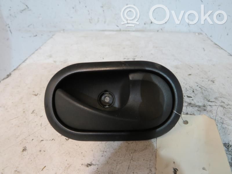 Renault Clio III Manecilla interna puerta delantera 