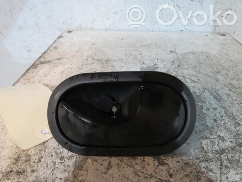 Renault Clio III Manecilla interna puerta delantera 