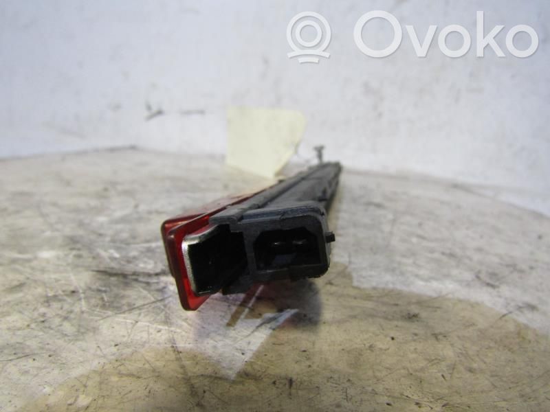 Lampă frână centrală   8D9945097B