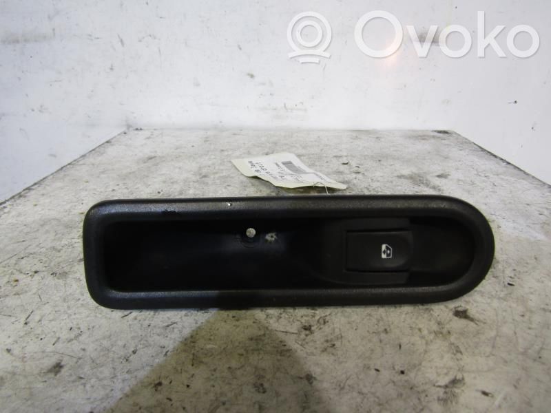 Interruptor del elevalunas eléctrico   8200214936