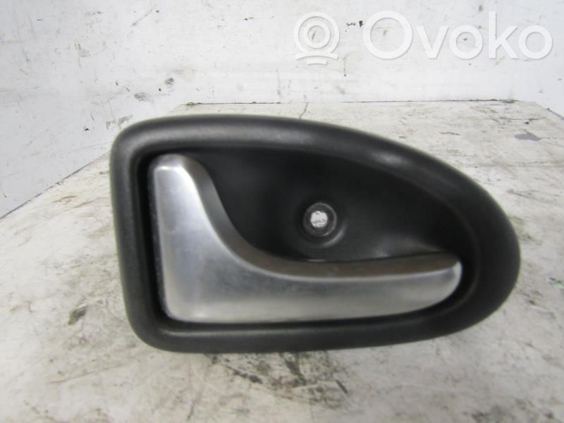 Renault Clio II Manecilla interna puerta trasera 