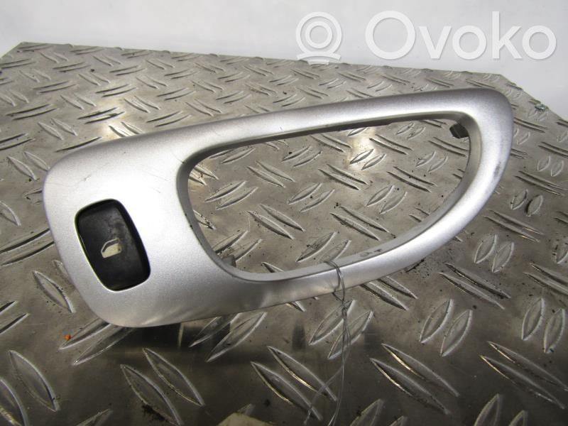 Peugeot 307 Interruptor del elevalunas eléctrico 